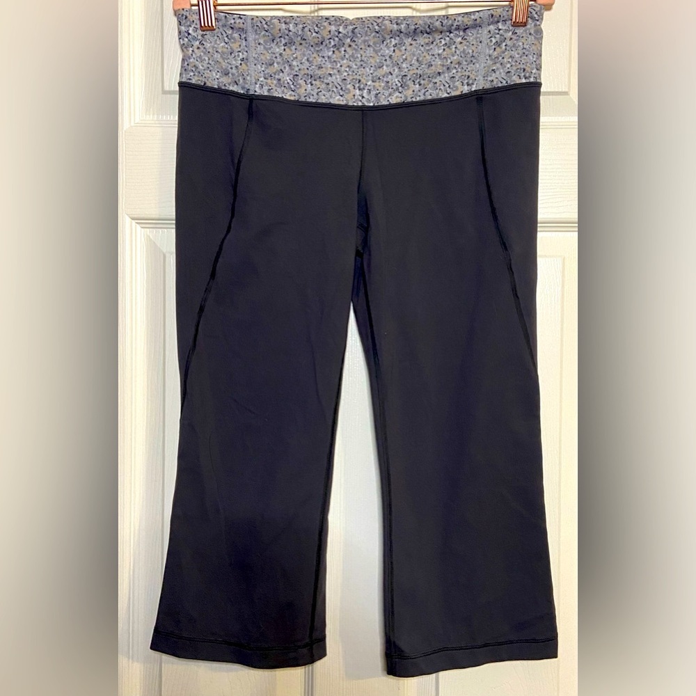 Lululemon Women's Gray Sz 10 Leggings Crop Slit Back Bottom Leg Pants